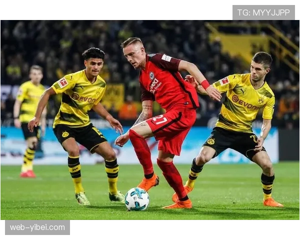 德国队主帅纳格尔斯曼现场考察多特蒙德对阵法兰克福